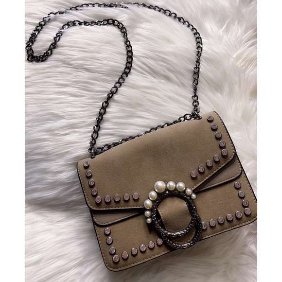 Handbags - 5/$25💋Small Structured Bag - Beige